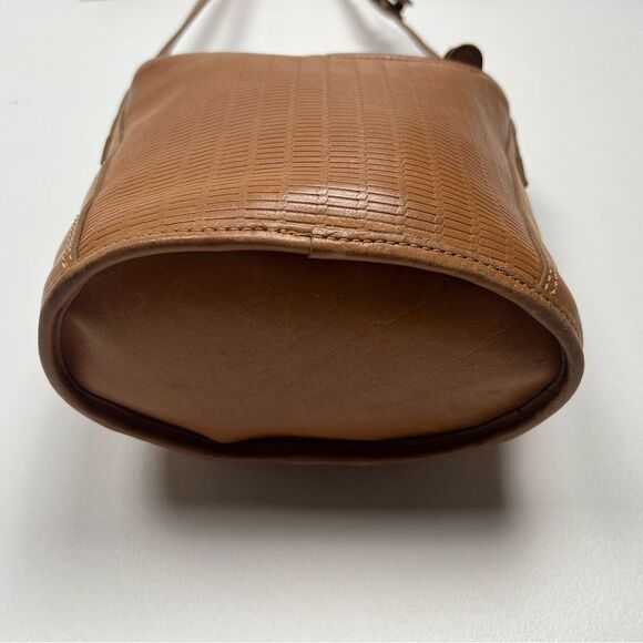 Fossil Vintage Brown Tan Bucket Crossbody Bag Classic Minimalist Chic Purse - Picture 5 of 10